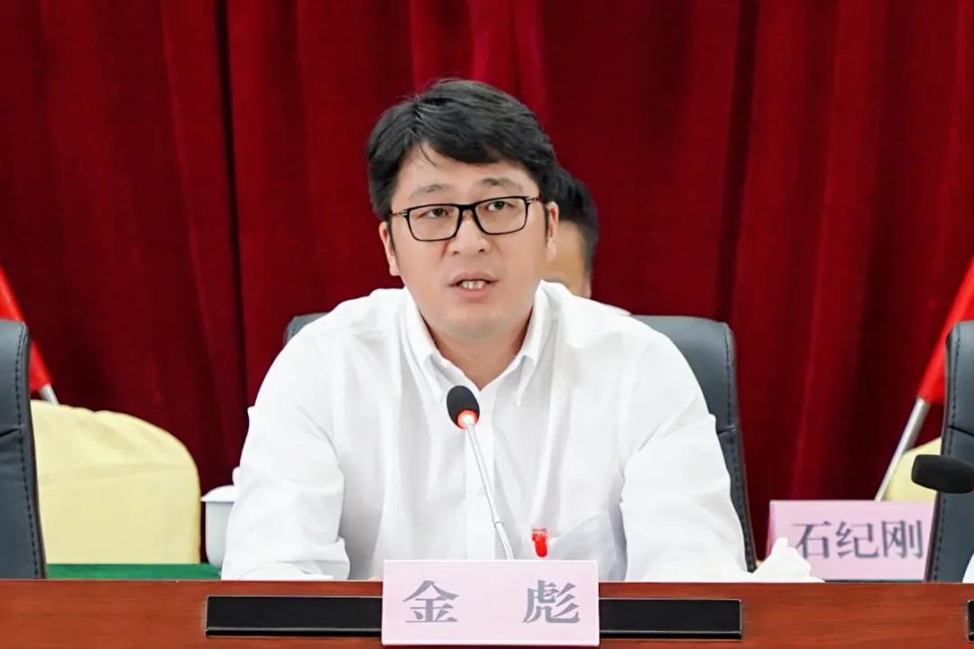 首页 工作动态镇党委书记金彪代表镇党委向大会的成功召开表示热烈