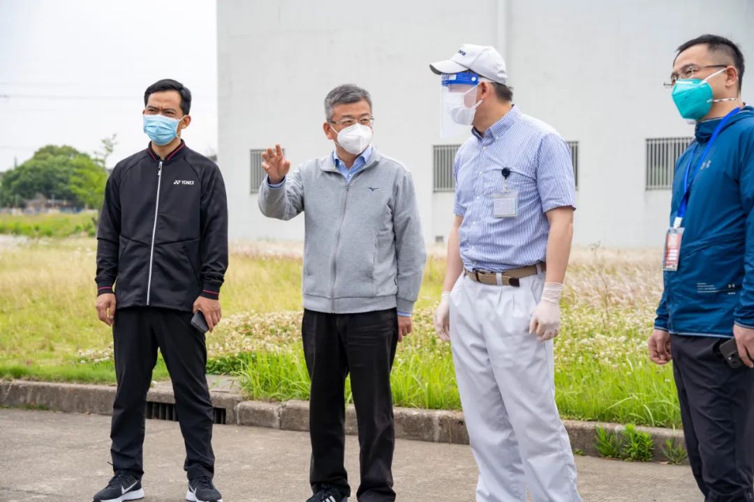 青浦区委副书记张权权至金泽镇检查企业疫情防控情况