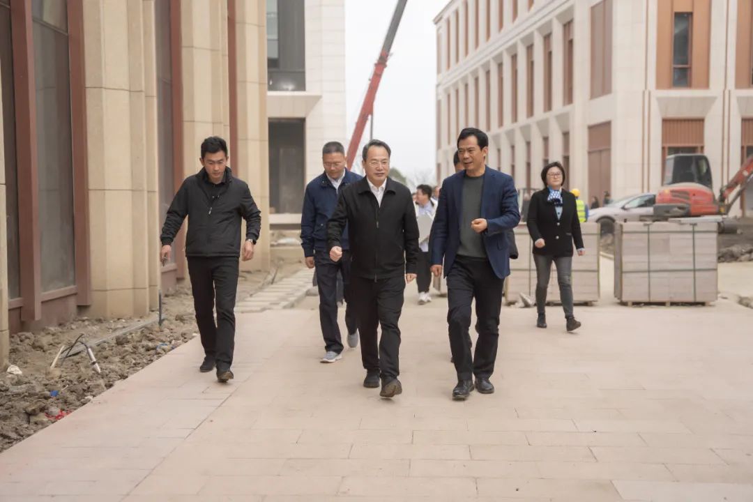 市委统战部副部长房剑森带队至青浦区金泽镇调研长三角一体化发展相关工作