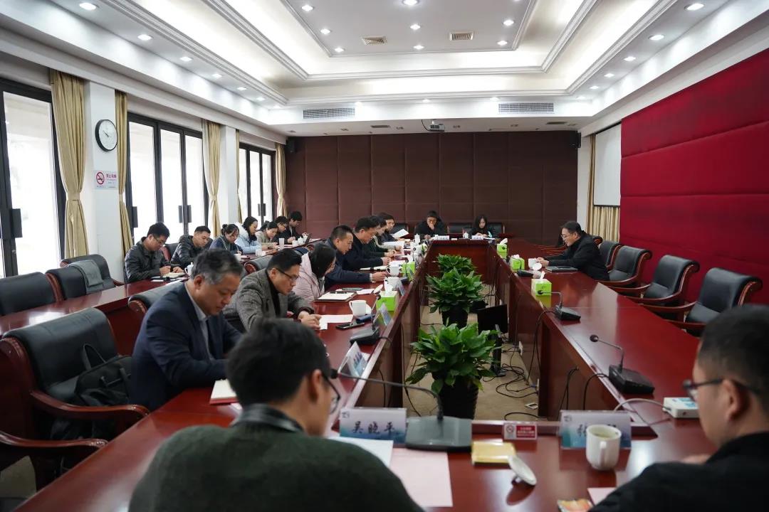 练塘镇党委书记张兵等相关领导陪同调研.