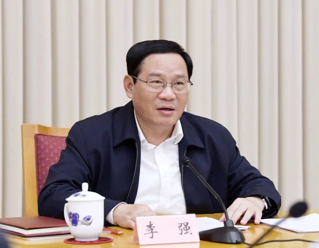 中国国际进口博览会城市服务保障领导小组举行会议