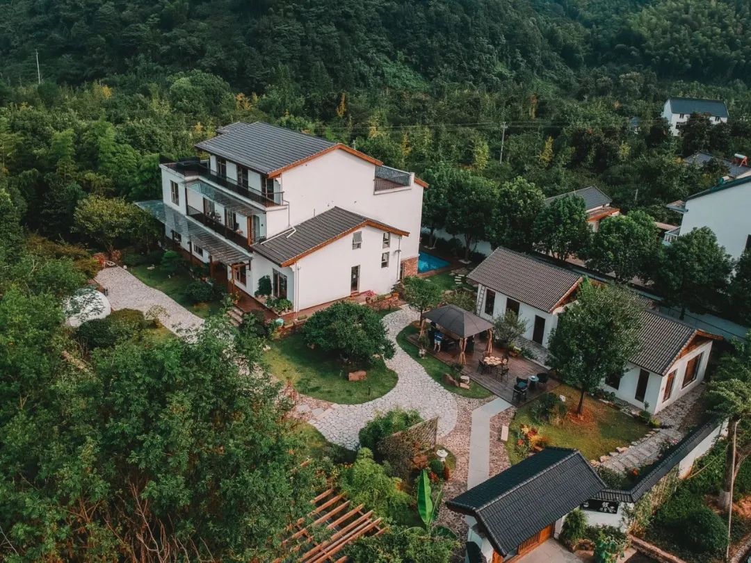 0525_110827_293.jpg 0525_110827_293.jpg