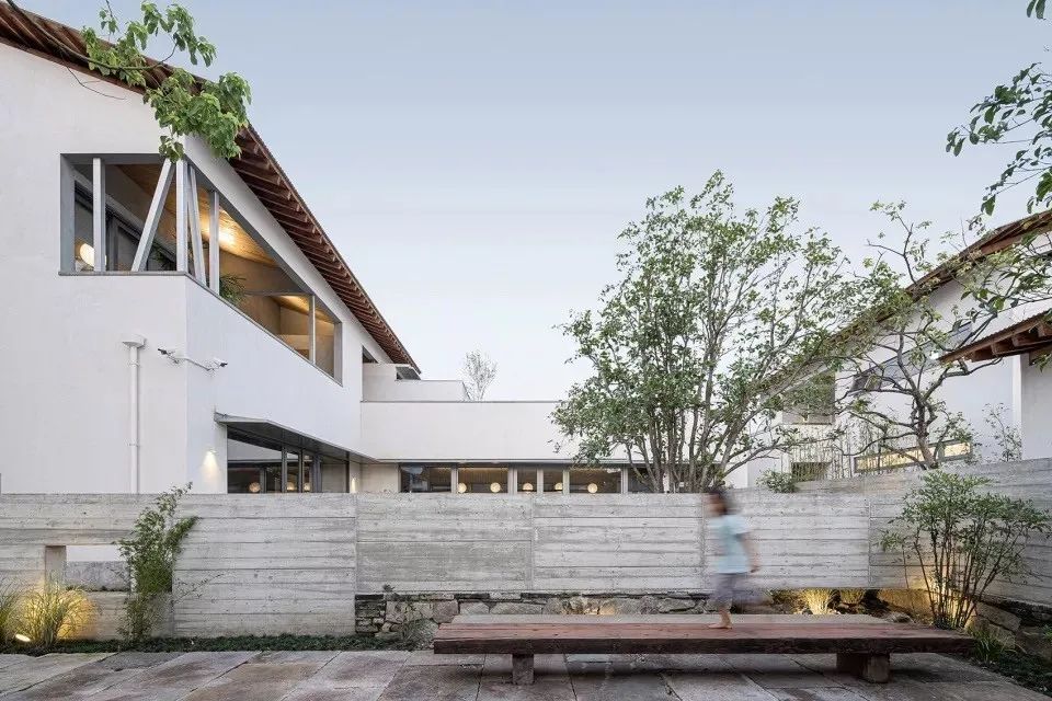 0525_110851_451.jpg 0525_110851_451.jpg