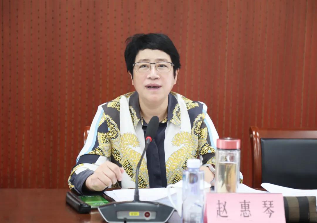 区委书记赵惠琴,区委副书记杨小菁,区领导孙挺,王