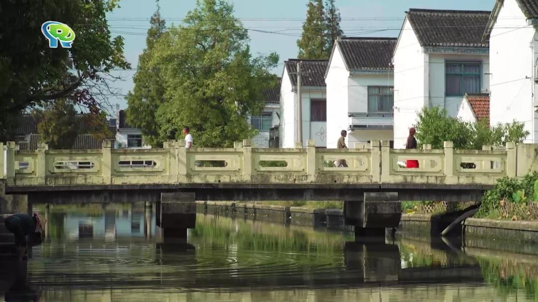 0105_100118_636.jpg 0105_100118_636.jpg