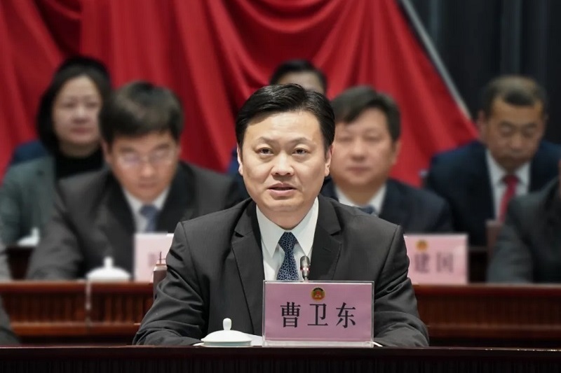 区政协主席曹卫东主持政协青浦区六届一次会议闭幕会作重要讲话