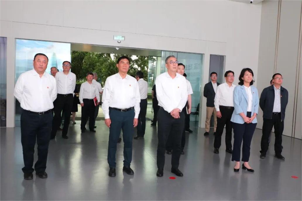 青浦区委主题教育读书班开展第三次专题学习暨与进博局党委、国展中心党委联组学习