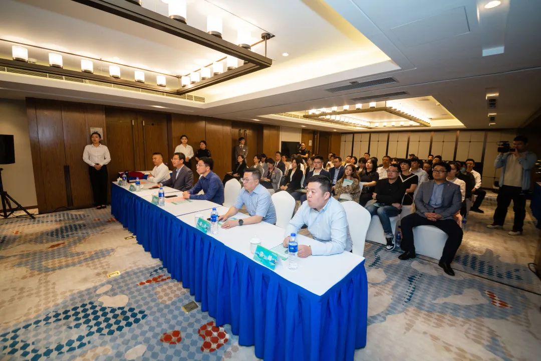 1030_085502_451.jpg 1030_085502_451.jpg