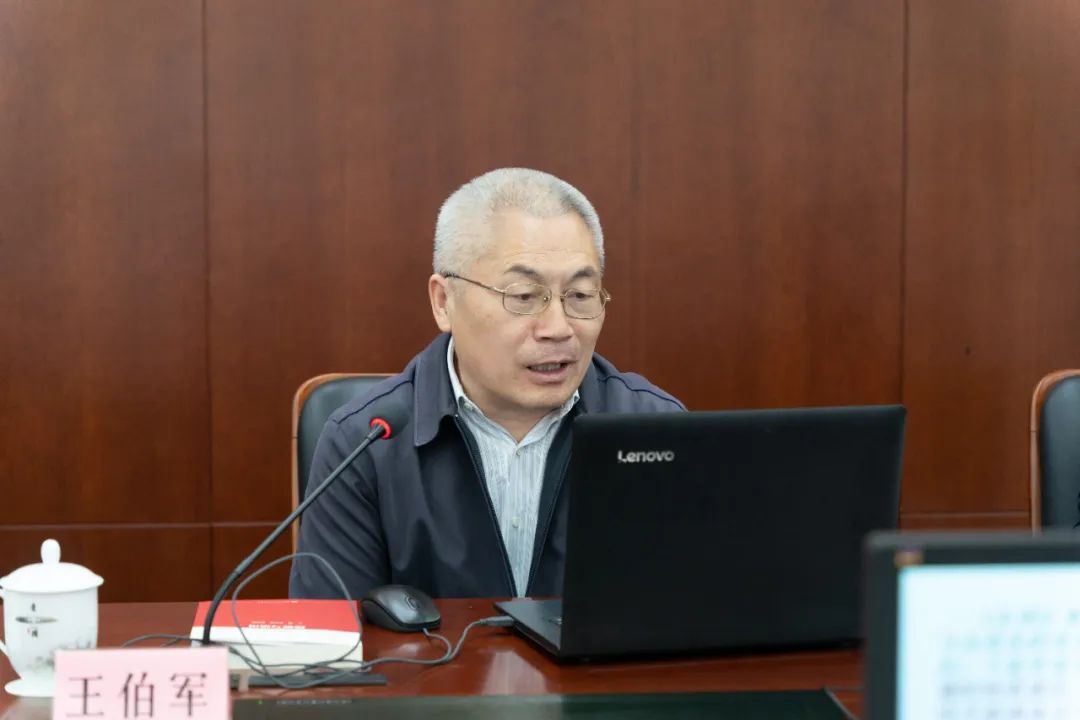 0514_090228_905.jpg 0514_090228_905.jpg