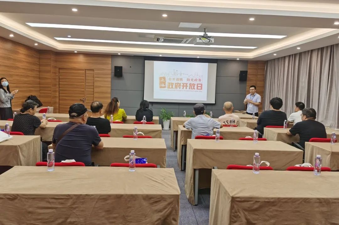 区医保局开展“一码在手医保无忧”政府开放日活动