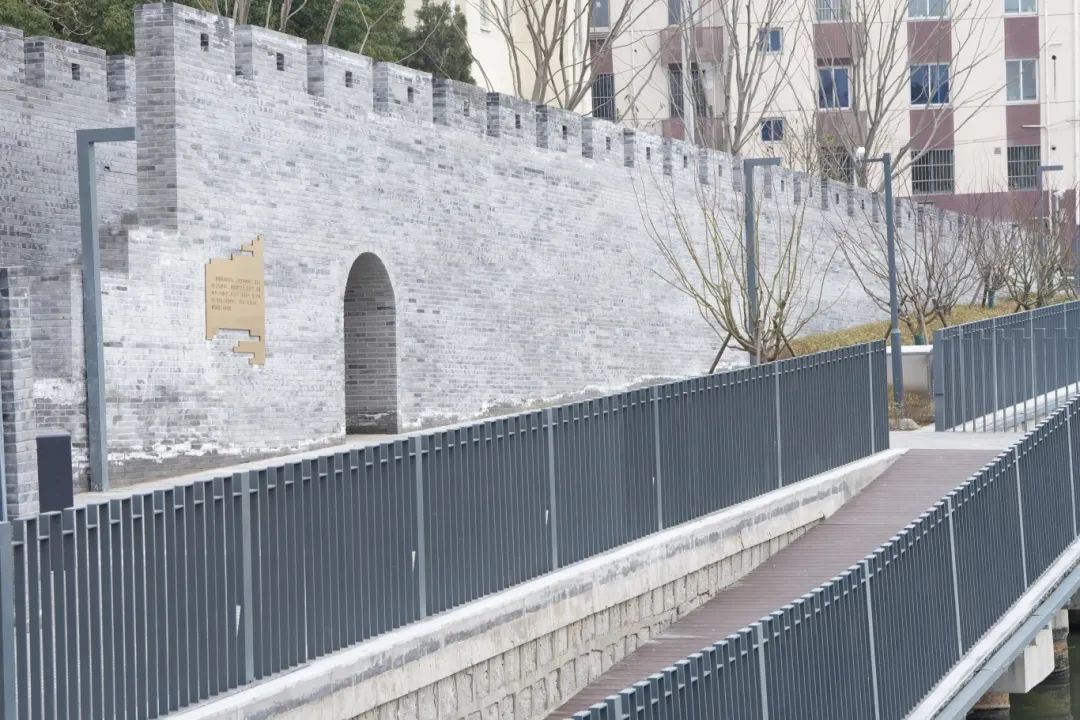 0225_112926_283.jpg 0225_112926_283.jpg