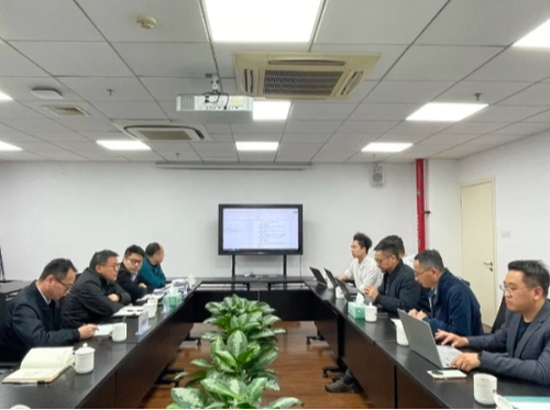 区数据局召开关于DeepSeek赋能惠企政策直达快享专题研究推进会