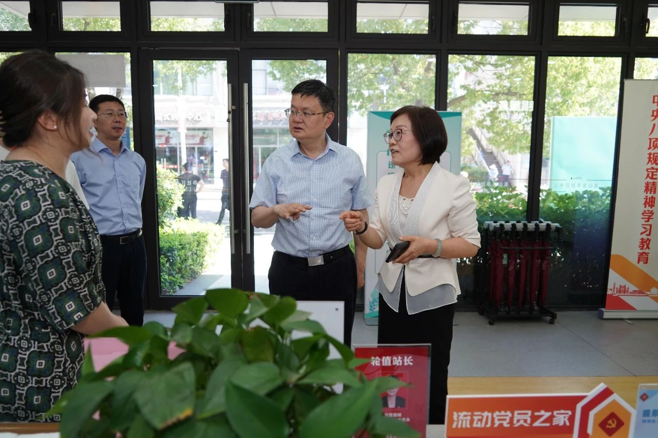 区领导调研重固镇