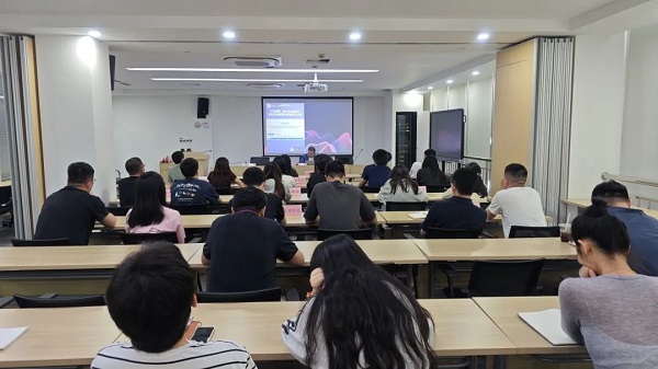 共享科技成果，赋能基层服务，青浦区开展全民数字素养与技能提升月培训