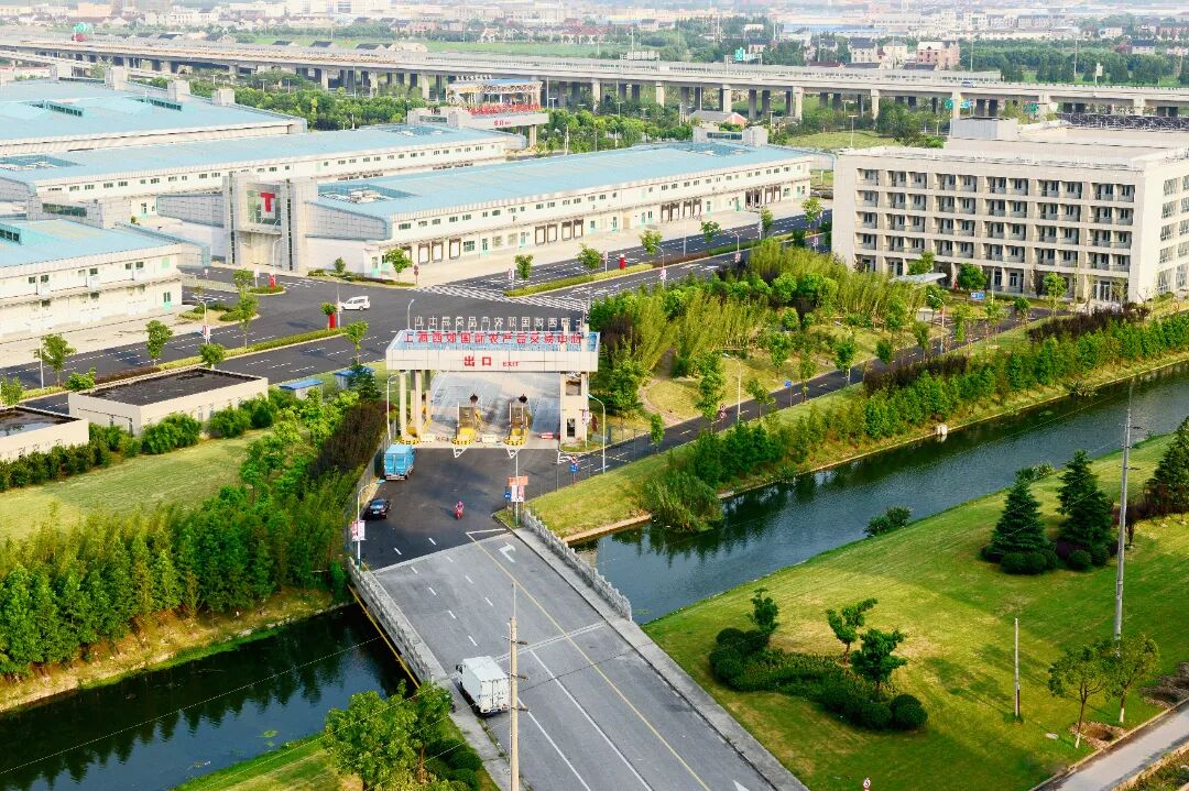 1216_102352_555.jpg 1216_102352_555.jpg