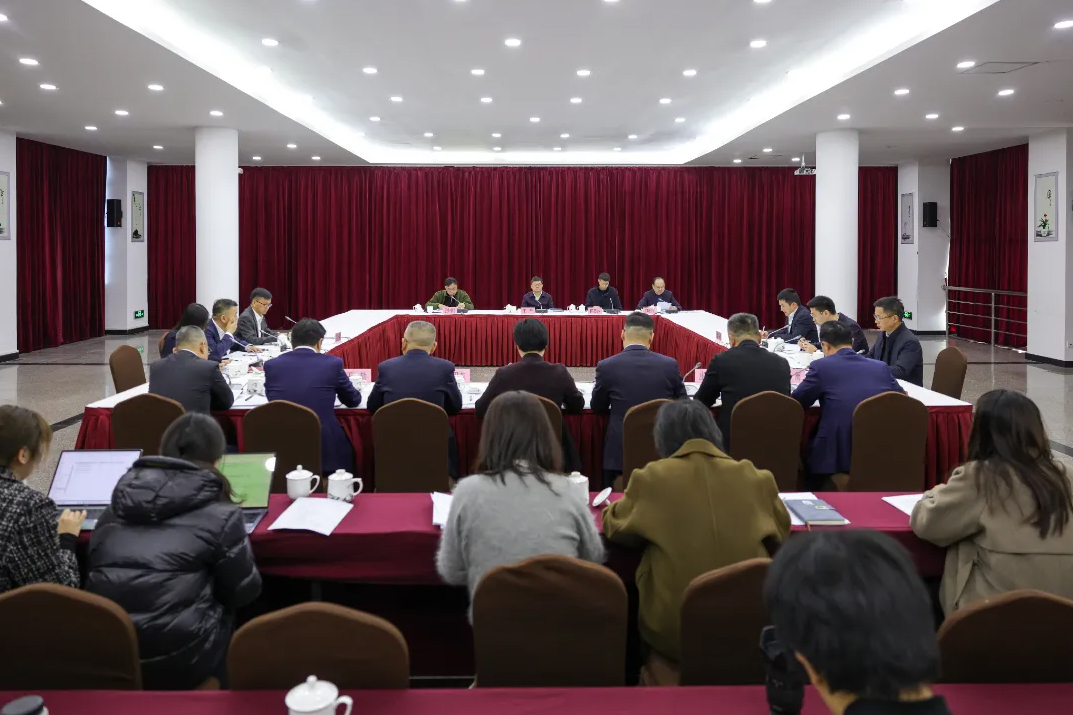 王平参加金泽镇民主生活会，要求在长三角创新枢纽建设中勇为尖兵、走在前列