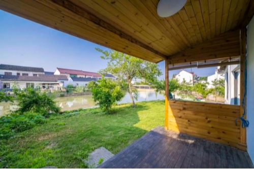 江南花事正浓，快来住进春天里，不赶路只赶春！