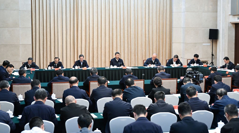 9月12日下午，中共中央总书记、国家主席、中央军委主席习近平在甘肃省兰州市主持召开全面推动黄河流域生态保护和高质量发展座谈会并发表重要讲话。新华社记者 谢环驰 摄