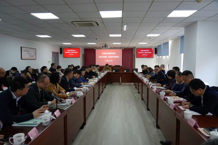 汇聚各方力量，努力把美好蓝图转化为现实图景！区政协举行联组讨论