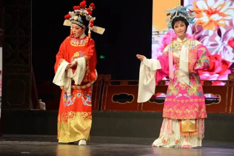 318青浦旅游日丨花影婆娑春意浓，青浦剧场与春天一道欢歌！