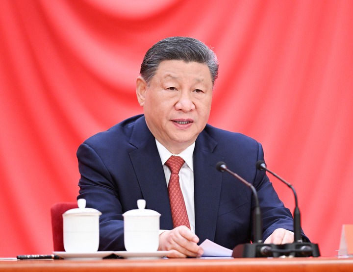 4月28日,庆祝中华全国总工会成立100周年暨全国劳动模范和先进工作者表彰大会在北京人民大会堂隆重举行。中共中央总书记、国家主席、中央军委主席习近平出席大会并发表重要讲话。新华社记者 李学仁 摄 4月28日,庆祝中华全国总工会成立100周年暨全国劳动模范和先进工作者表彰大会在北京人民大会堂隆重举行。中共中央总书记、国家主席、中央军委主席习近平出席大会并发表重要讲话。新华社记者 李学仁 摄