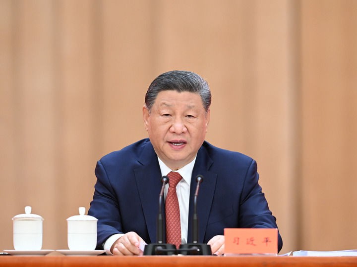 4月28日,庆祝中华全国总工会成立100周年暨全国劳动模范和先进工作者表彰大会在北京人民大会堂隆重举行。中共中央总书记、国家主席、中央军委主席习近平出席大会并发表重要讲话。新华社记者 燕雁 摄 4月28日,庆祝中华全国总工会成立100周年暨全国劳动模范和先进工作者表彰大会在北京人民大会堂隆重举行。中共中央总书记、国家主席、中央军委主席习近平出席大会并发表重要讲话。新华社记者 燕雁 摄