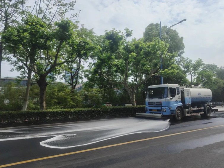 【学习教育】三统筹四提升 | 区绿化市容局：党建领航绘新卷 全域整治焕新颜