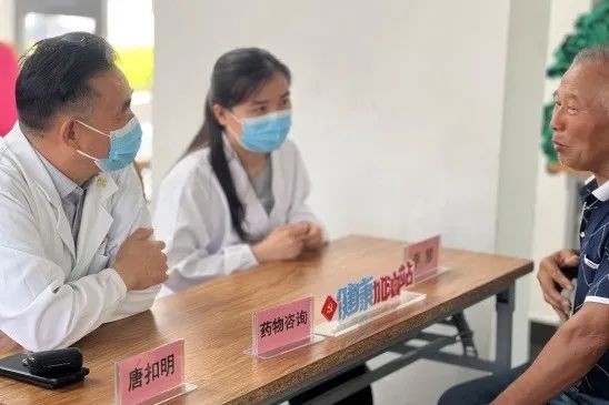 【学思想 强作风 建新功】区卫健委：百名党员进网格 “医心惠民”护健康