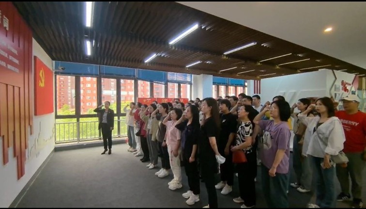 徐泾镇：“三链协同”抓实推进流动党员学习教育
