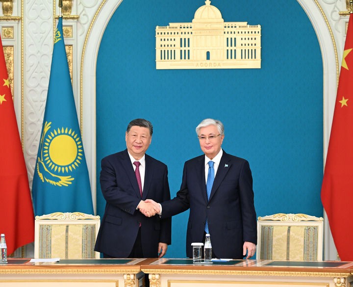 【国务院信息】习近平同哈萨克斯坦总统托卡耶夫会谈