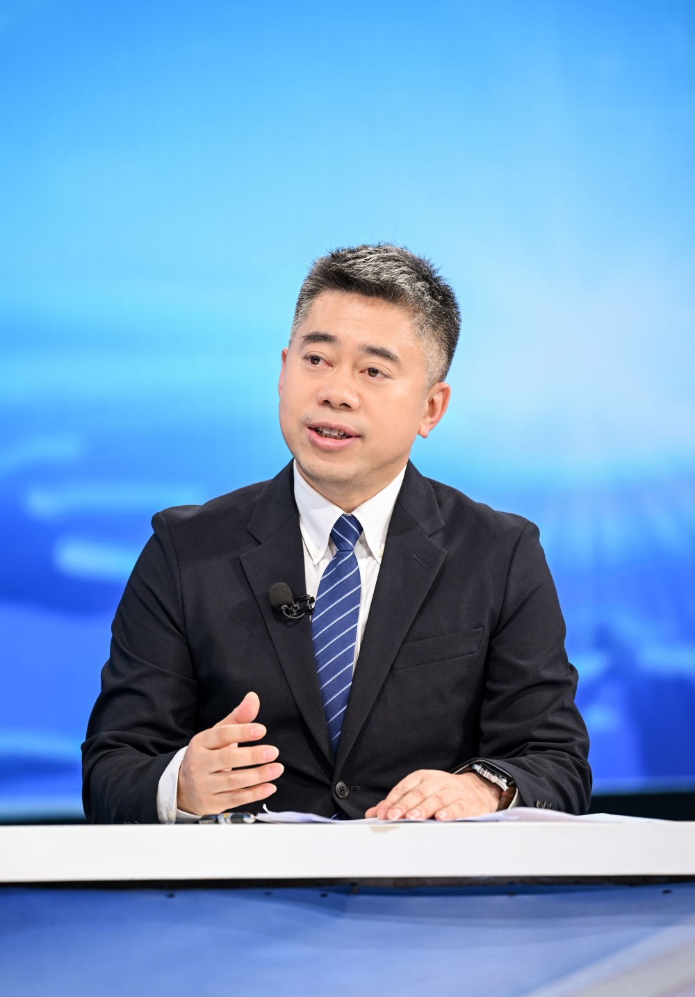 【国务院信息】建起“超链接” 助力中国经济向新而行——“中国经济圆桌会”共话科技创新与产业创新深度融合