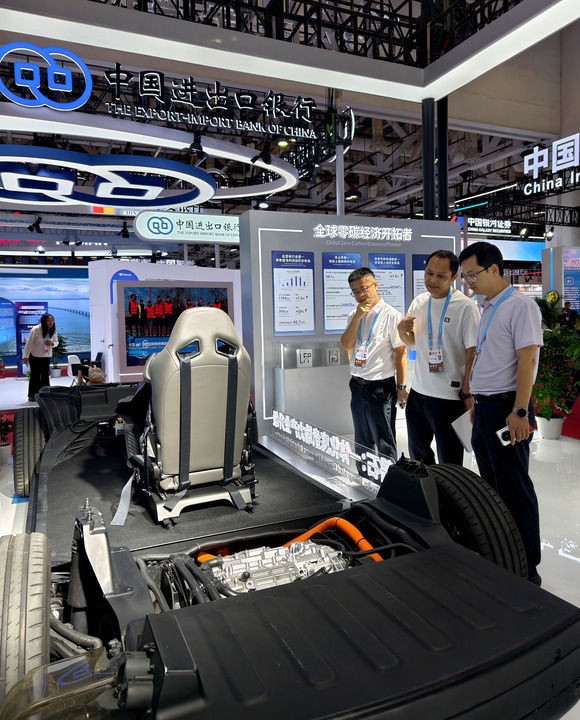 【国务院信息】携手中国 投资未来——从第二十五届投洽会看“引进来”“走出去”新气象