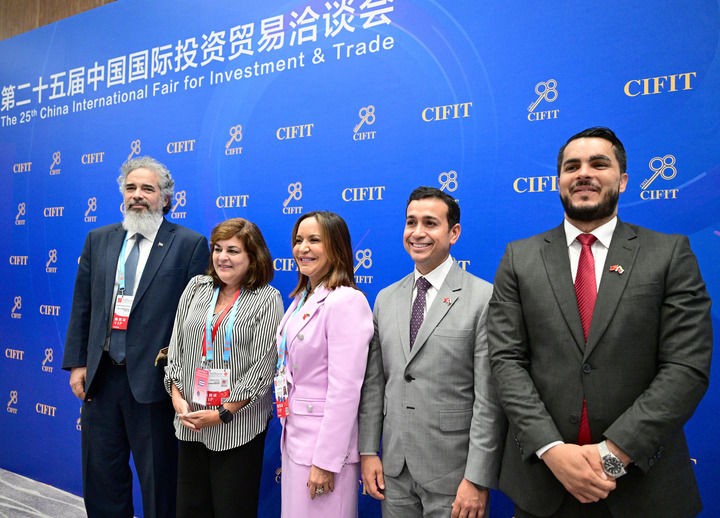 【国务院信息】携手中国 投资未来——从第二十五届投洽会看“引进来”“走出去”新气象