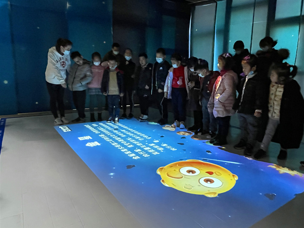 1太阳系旅行记体验活动_副本.jpg