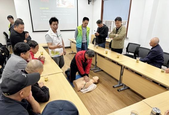 携手同行，青浦退役军人暖心护航进博