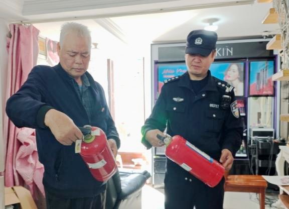 携手同行，青浦退役军人暖心护航进博