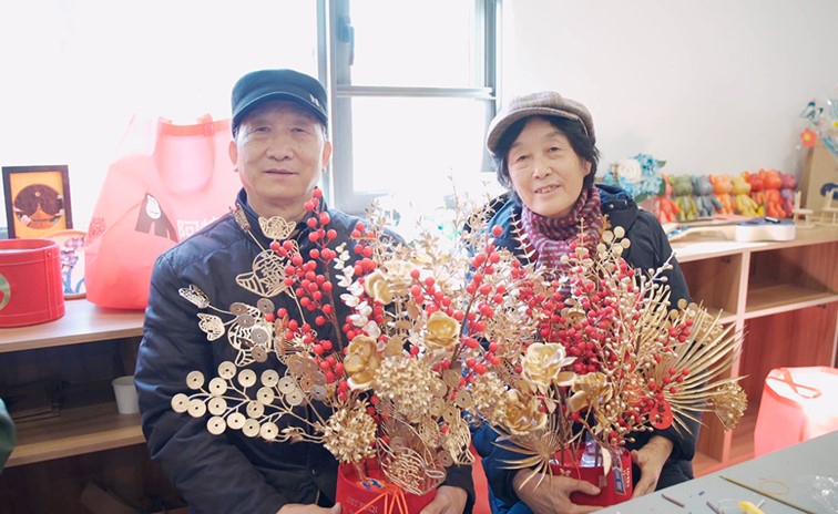 瑞彩蛇舞贺新禧，乡韵迎春展宏图——青浦军休迎接蛇年新春
