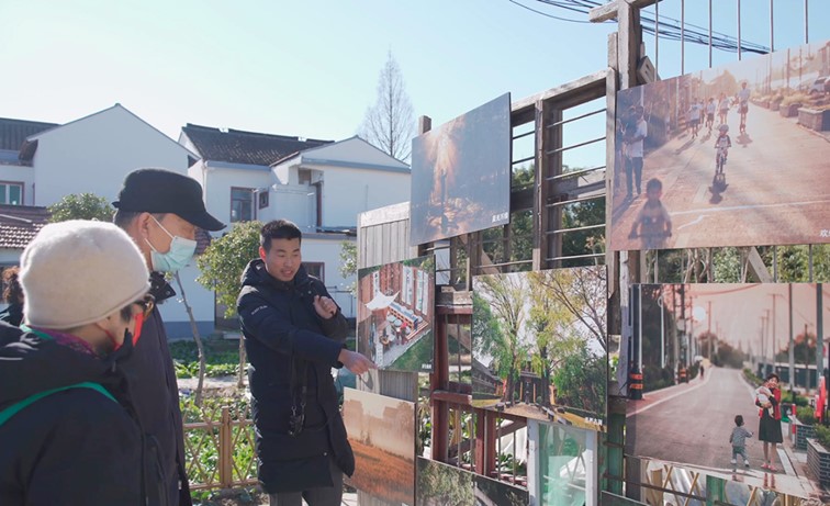 瑞彩蛇舞贺新禧，乡韵迎春展宏图——青浦军休迎接蛇年新春