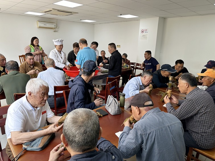 粽香传情系老兵 退役军人服务站共谱端午温馨画卷