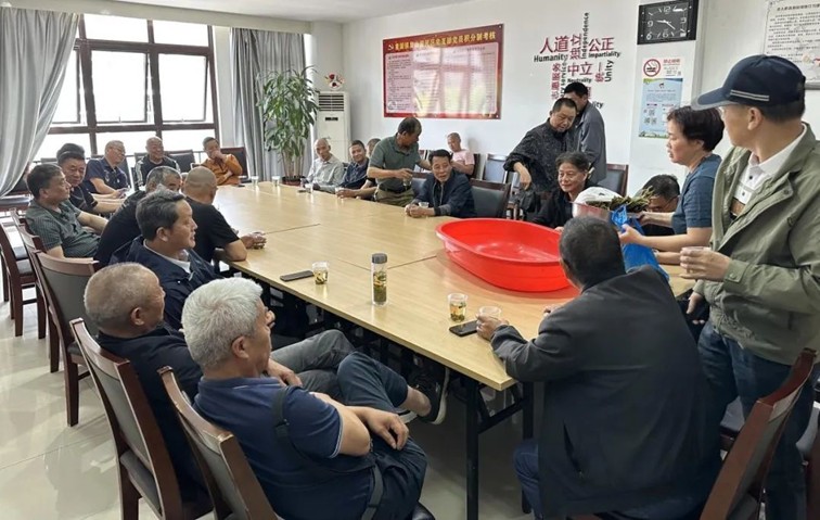 粽香传情系老兵 退役军人服务站共谱端午温馨画卷