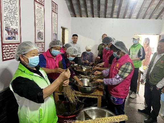 粽香传情系老兵 退役军人服务站共谱端午温馨画卷