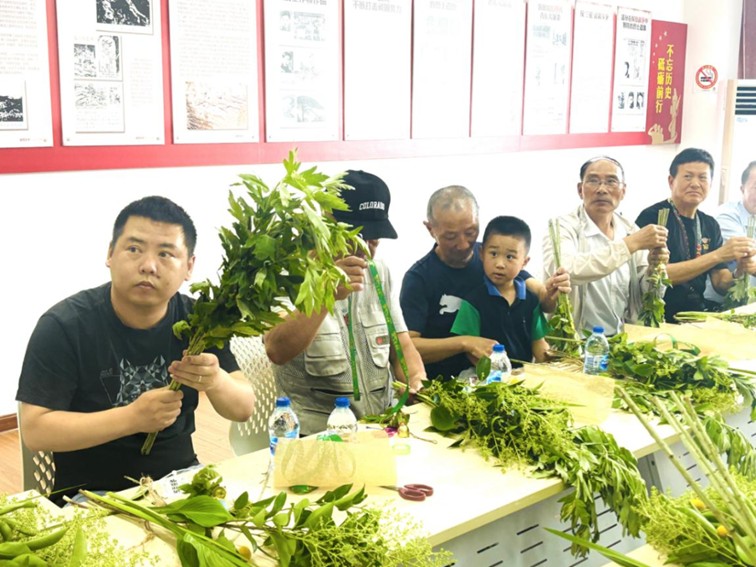 粽香传情系老兵 退役军人服务站共谱端午温馨画卷
