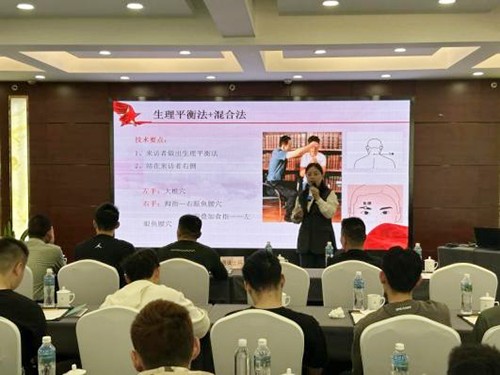 五年热线情牵老兵 四季游园筑牢“心灵铠甲”