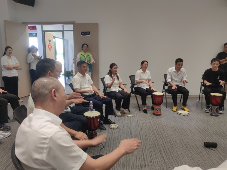 从“心”出发,齐鼓同行——老兵热线为进博护航注入“心”能量 从“心”出发,齐鼓同行——老兵热线为进博护航注入“心”能量