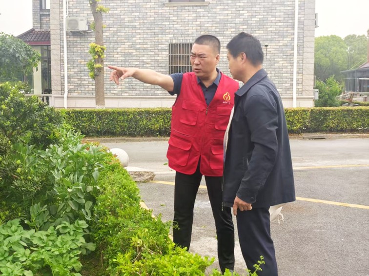 老兵出手“智”理脏乱差