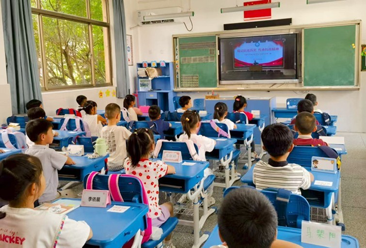 铭记历史，薪火相传！——军休干部周政伟走进沈巷小学讲述抗战故事