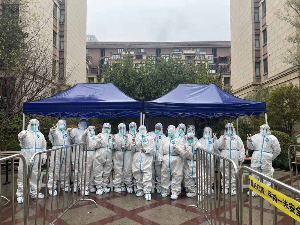 黄晓庆小区核酸检测支援.jpg