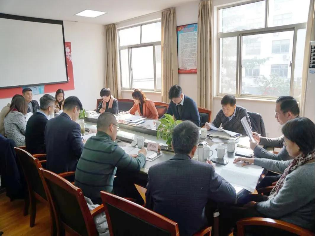 青浦区委副书记、代理区长杨小菁一行调研卫生健康工作