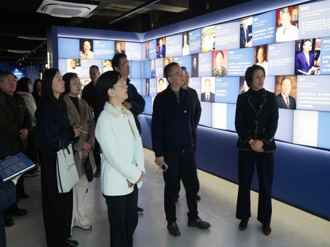 青浦区卫健系统干部赴市卫健系统廉洁建设教育基地、美的创新园区参观