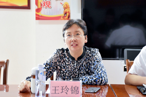 镇党委书记王玲锦带队到中步村开展工作调研